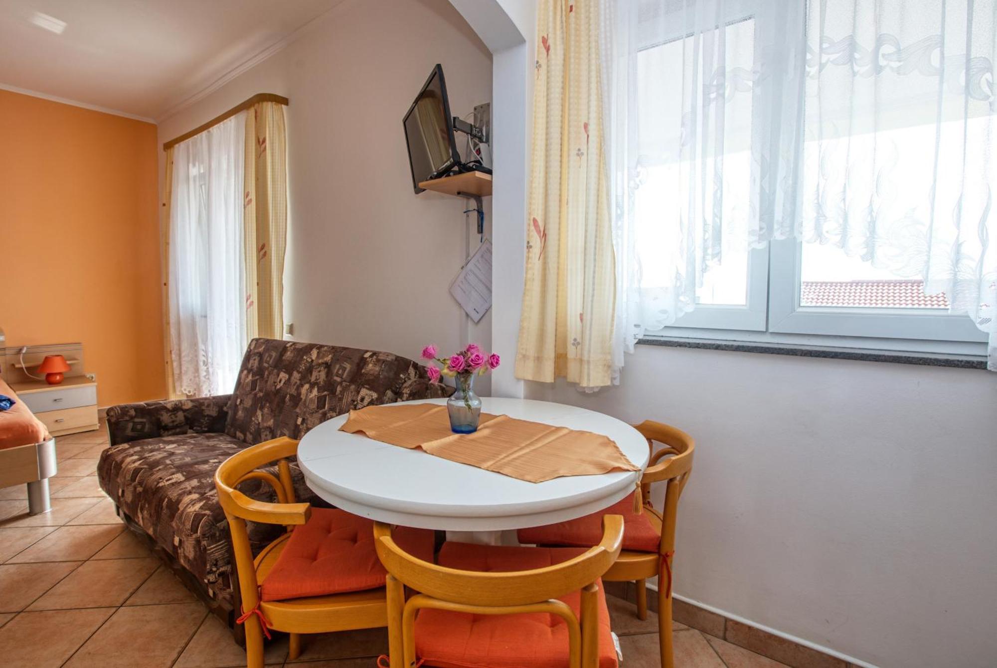 Apartments With A Parking Space Vodice - 6178 Номер фото